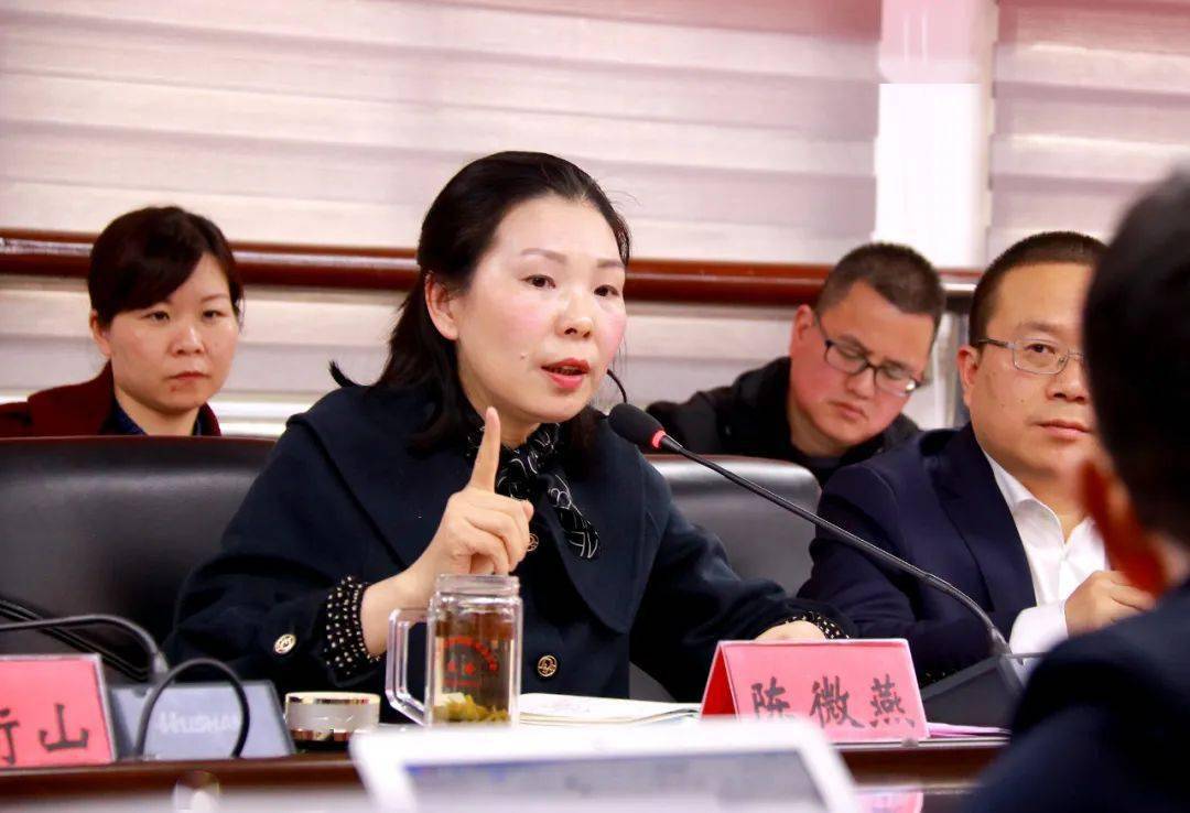陈微燕充分肯定了此次高考首考取得的成绩,并表达了市委,市政府对