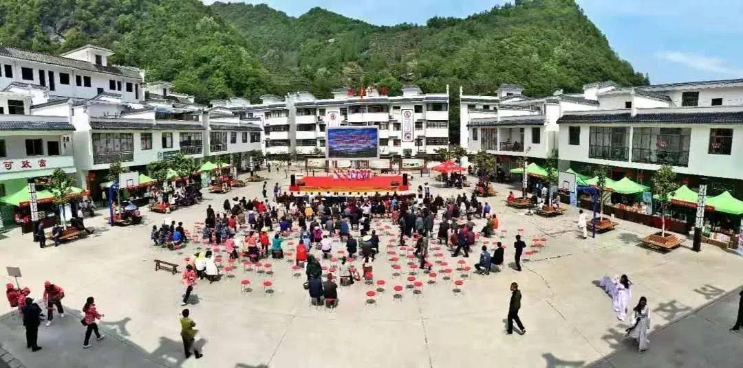 县曾家镇阳河村图片来源:新华社陕西省平利县老县镇锦屏社区图片来源