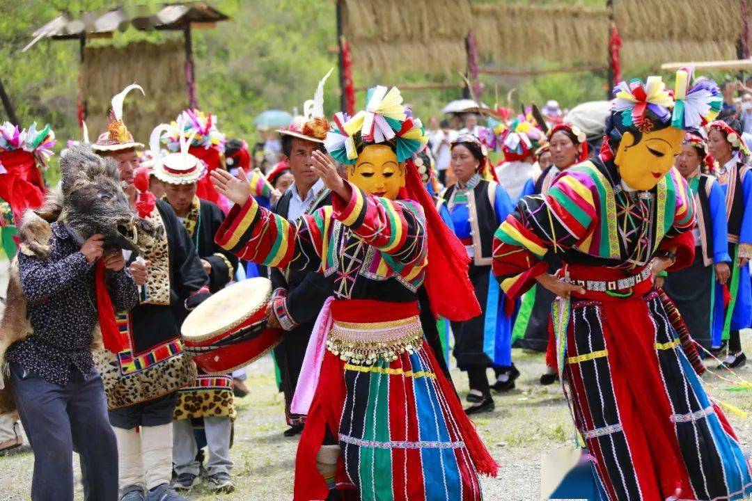 白马人在重大祭祀活动中表演的舞蹈"池哥昼,是白马藏族生活中一