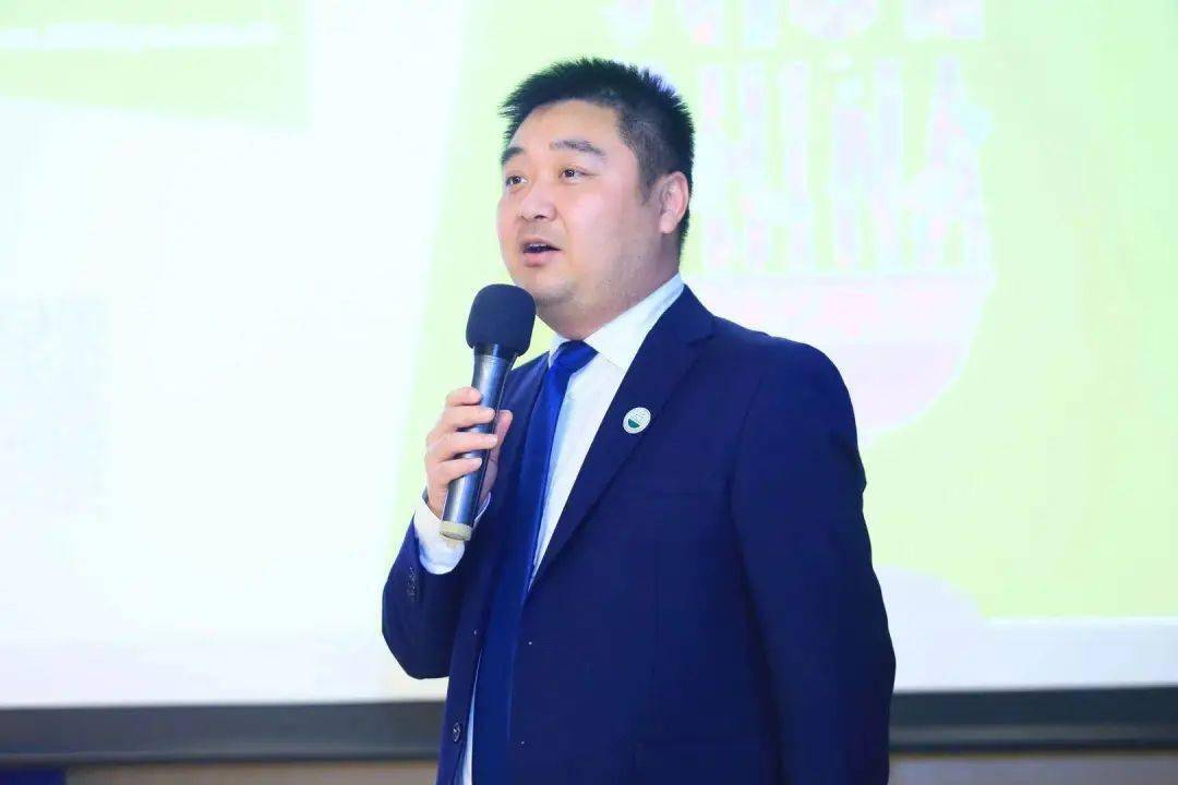 梁硕副秘书长主持与会企业代表纷纷表示,经历了极不平凡的2020年,餐饮