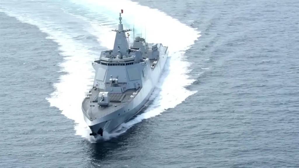 官宣国防部证实第二艘055型驱逐舰拉萨舰已正式入列舷号102