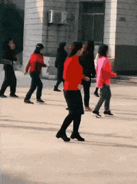 搞笑gif:用这么大力,下次顾客还敢来吗_妹子