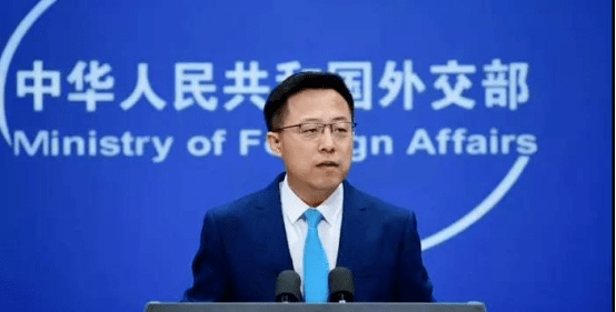 汪文斌,现任外交部新闻司副司长,去年成为我国第32任发言人.