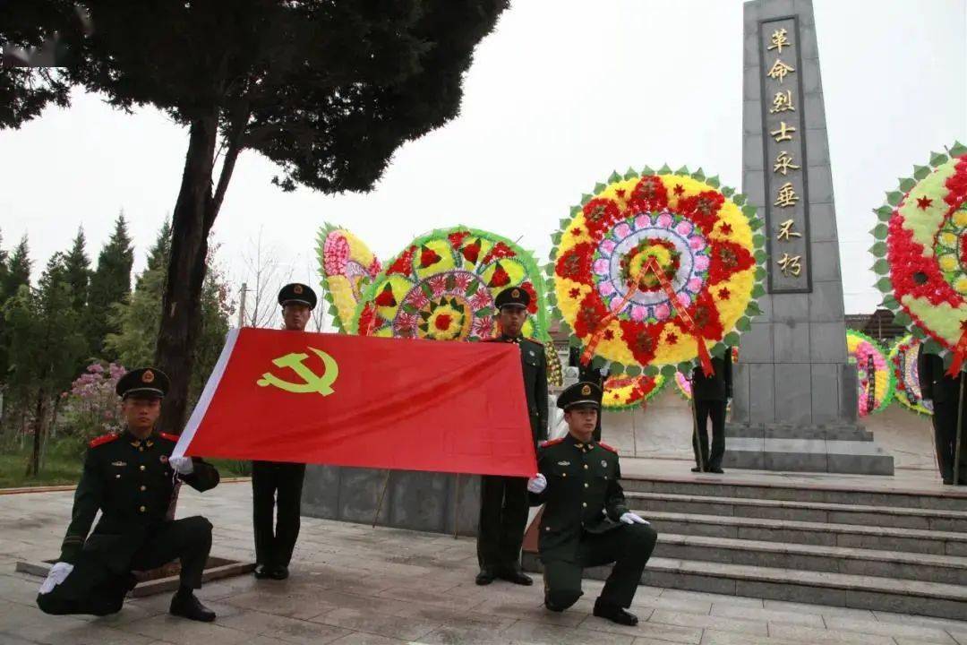 曲沃监狱开展"祭英烈 铸警魂"清明节祭扫活动