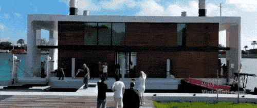 里面配置十分齐全, 卧室,起居室,厨房,洗衣房应有尽有