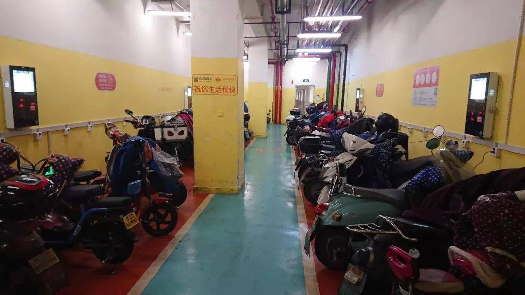 区城管局多次沟通协调,最终,湖滨银泰对地下室5个非机动车车库进行