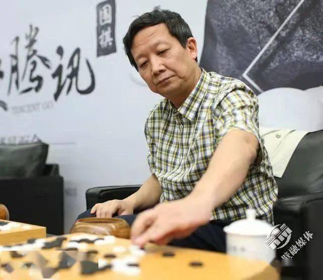 刘小光:中国围棋著名棋手,职业九段,曾多次获得全国围棋冠军,中日