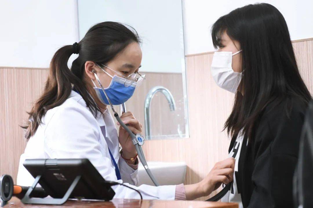 体检项目主要包括:眼科,内科,外科,耳鼻喉,口腔科,胸透等.