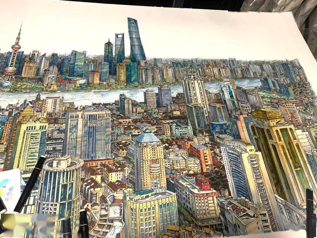 在他手中,尽显一派繁华 颜色突然鲜艳,明快 图为马克笔手绘《香港街景
