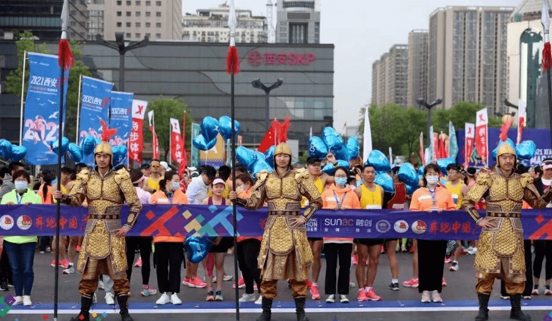 三秦"蓝团"出道,集体亮相"西马"