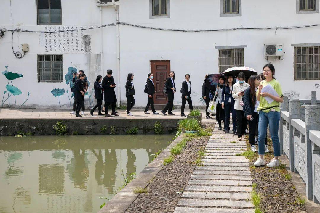 行走的党史课丨行走基层体国情,阡陌之间学党史_庄余霞