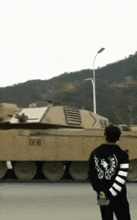 爆笑GIF:妹子,看来夏天是真的来了!