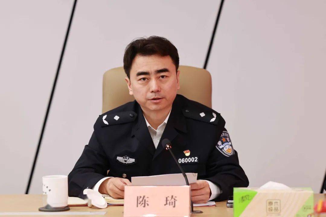上海市公安局崇明分局召开公安队伍教育整顿第二次群众座谈会