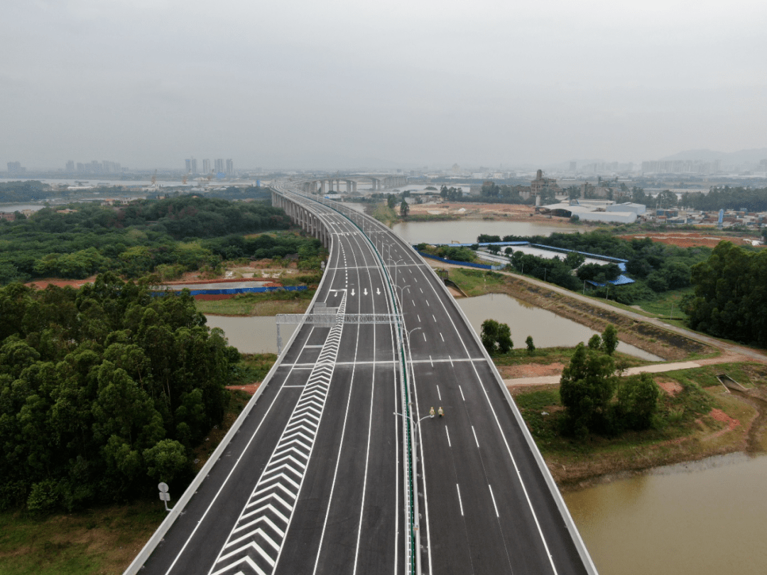 就在刚刚广佛肇高速公路北江大桥暨全线已开通运营