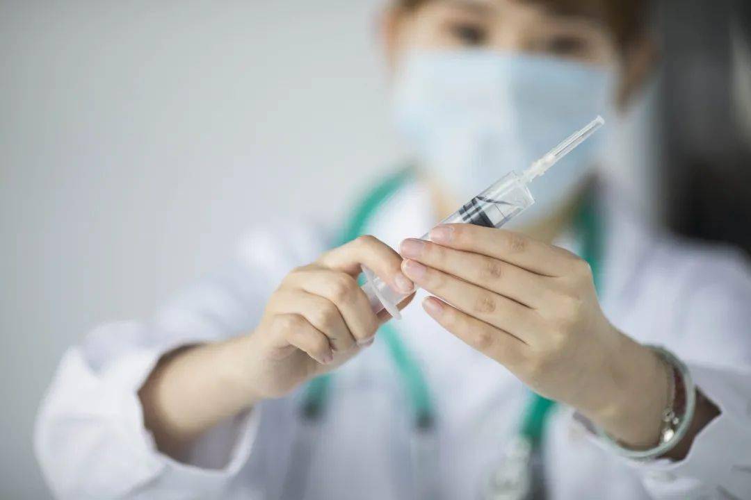 想要健康健康 从儿童到成年时期,都有疫苗可以打 而且,"打预防针"绝对