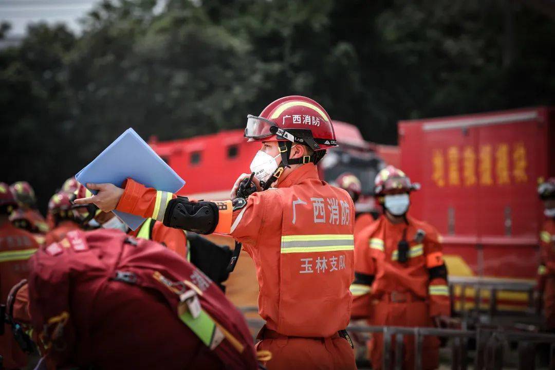 这群青年很优秀 | 网友:玉林最帅的仔!_救援