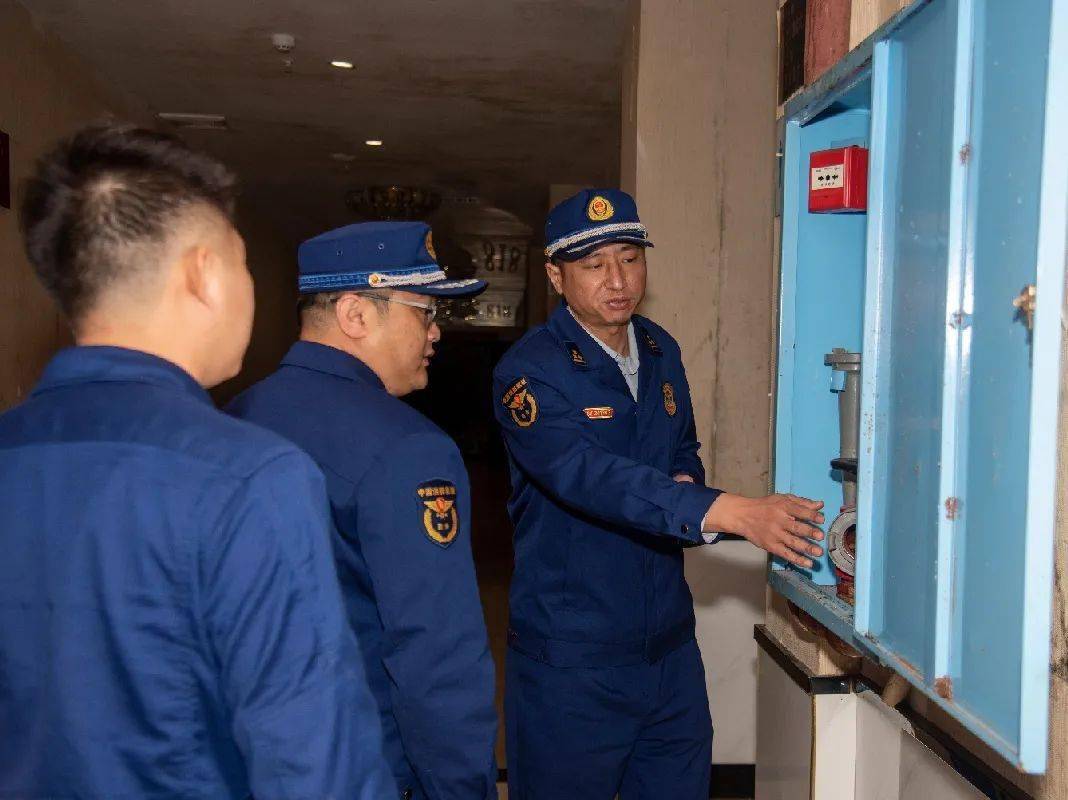 12年,他从未缺席_蔡伟兵
