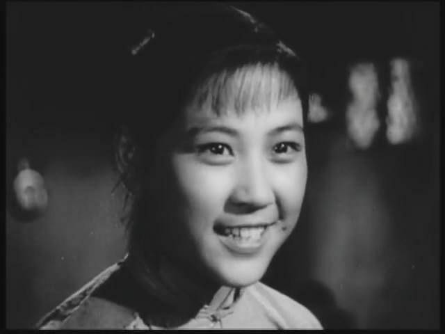 电影演员陶玉玲:昔日甜美"二妹子",如今飒爽"太奶奶"