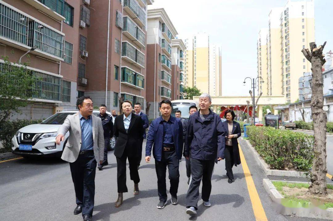 区委副书记,区长王骁督导我区迎接国家卫生城市复审工作开展情况