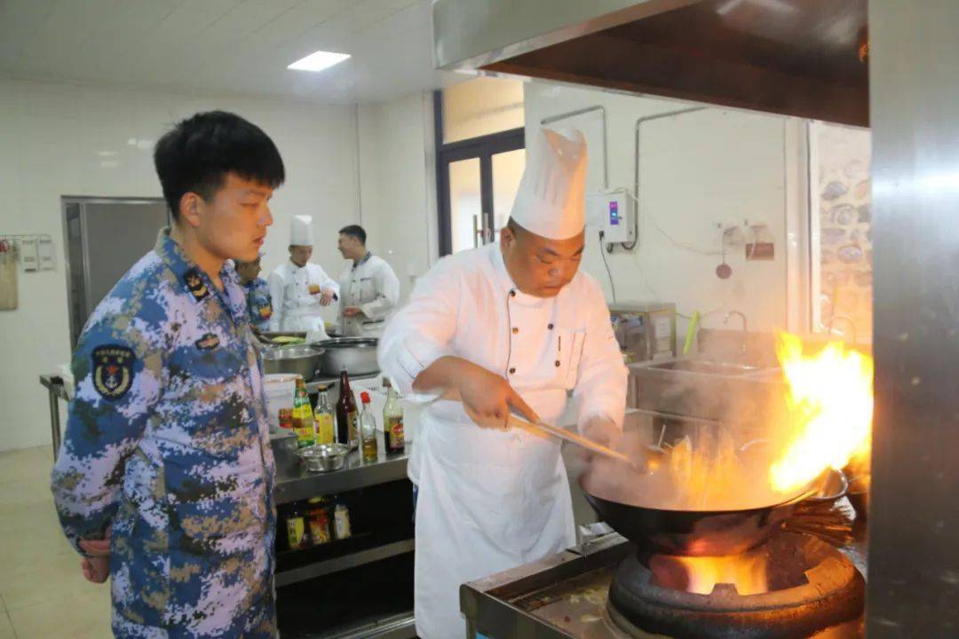 名厨传技,兵哥"开胃",我流口水_海军部队