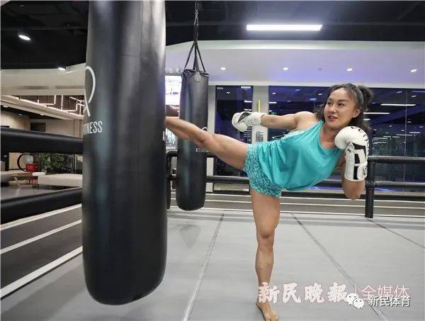 这位中国女子健美中的"王妃"是怎样练成的?