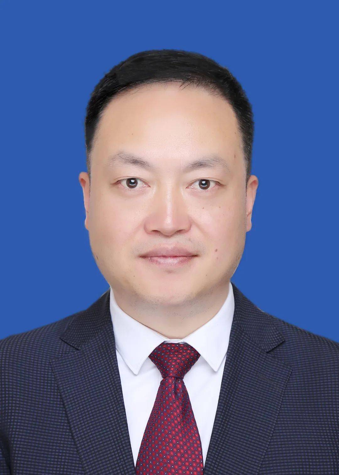 毕节一县选出新县长