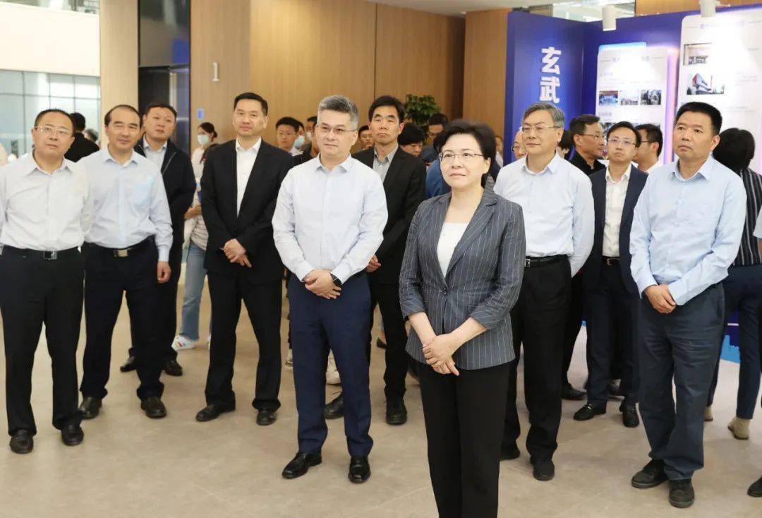 秘书长蒋跃建,南京市副市长沈剑荣,玄武区委书记闵一峰,玄武区区长钱