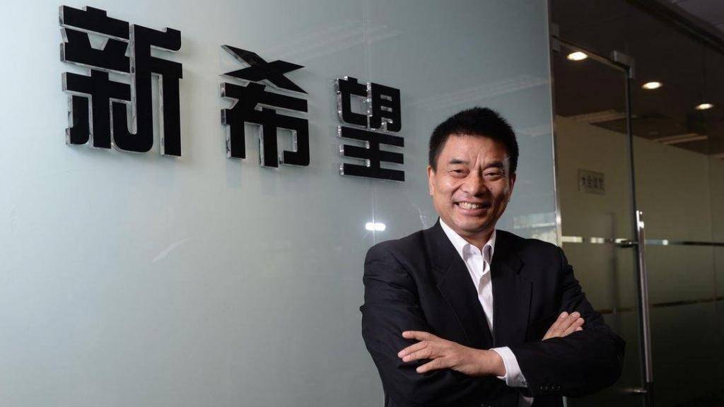 新希望转型史1个人喂10000头猪的秘密