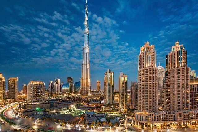 《速度与激情9》接管了全球最高建筑迪拜塔