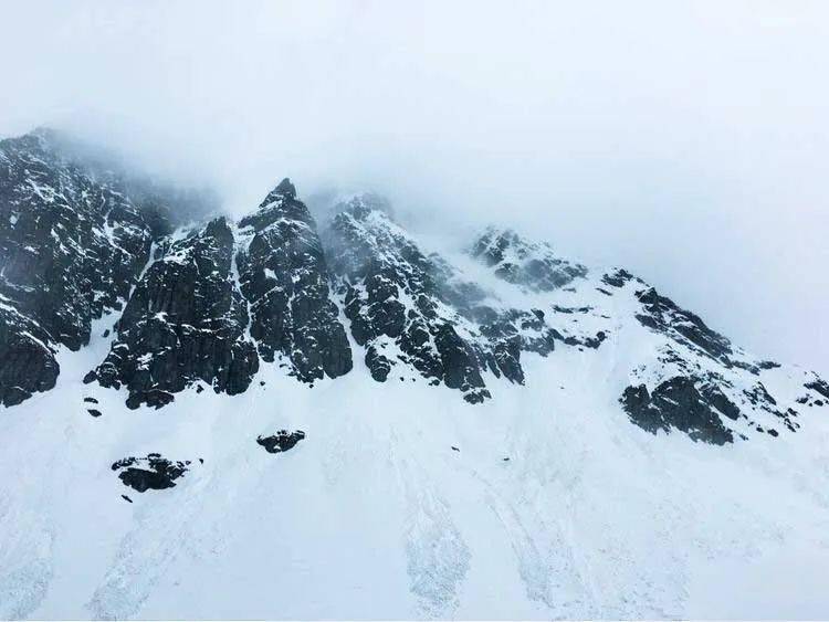 图源丨美篇行走 多雄拉山海拔在4500米左右,其中,多雄拉山口海拔4200