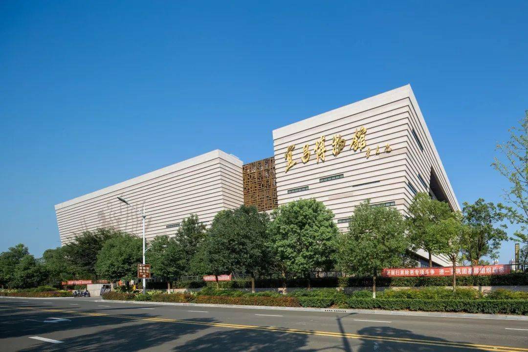博物馆 馆藏文物3万余件 是区域性文物保护展示研究中心 宜昌市最大的