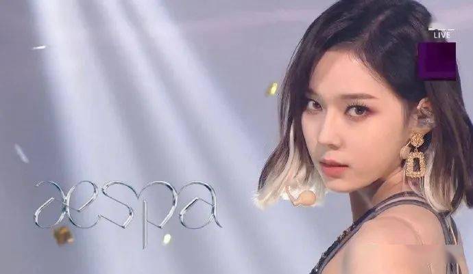 金玟庭杀疯了啊---短发辨识度特别高,建议美女以后常留短发或者中长发