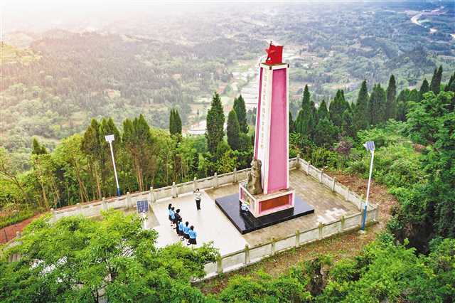 铜鼓山英烈园:英雄连长刘骥的精神代代传