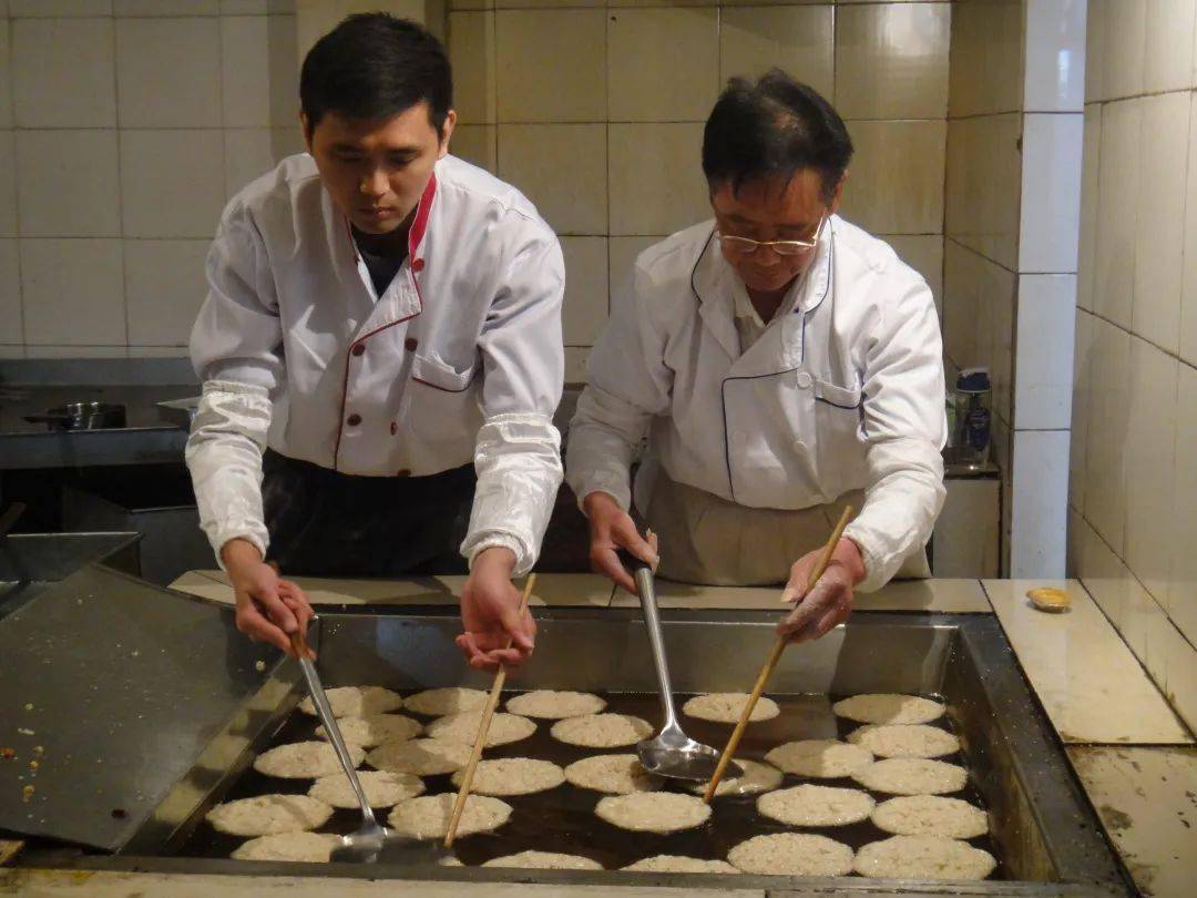 舌尖佛山九江煎堆全国唯一的扁煎堆