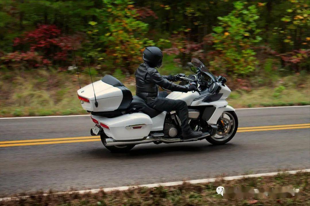 接受预定顶级横贯大陆的旅行车yamahastarventure