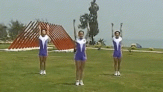 广播体操现在开始,原地踏步,走