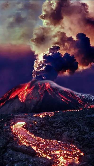 火山喷射,太壮观了!一辈子难得一见