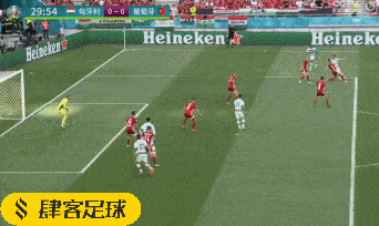 c罗插上后近距离抢点垫射,这球打高了!