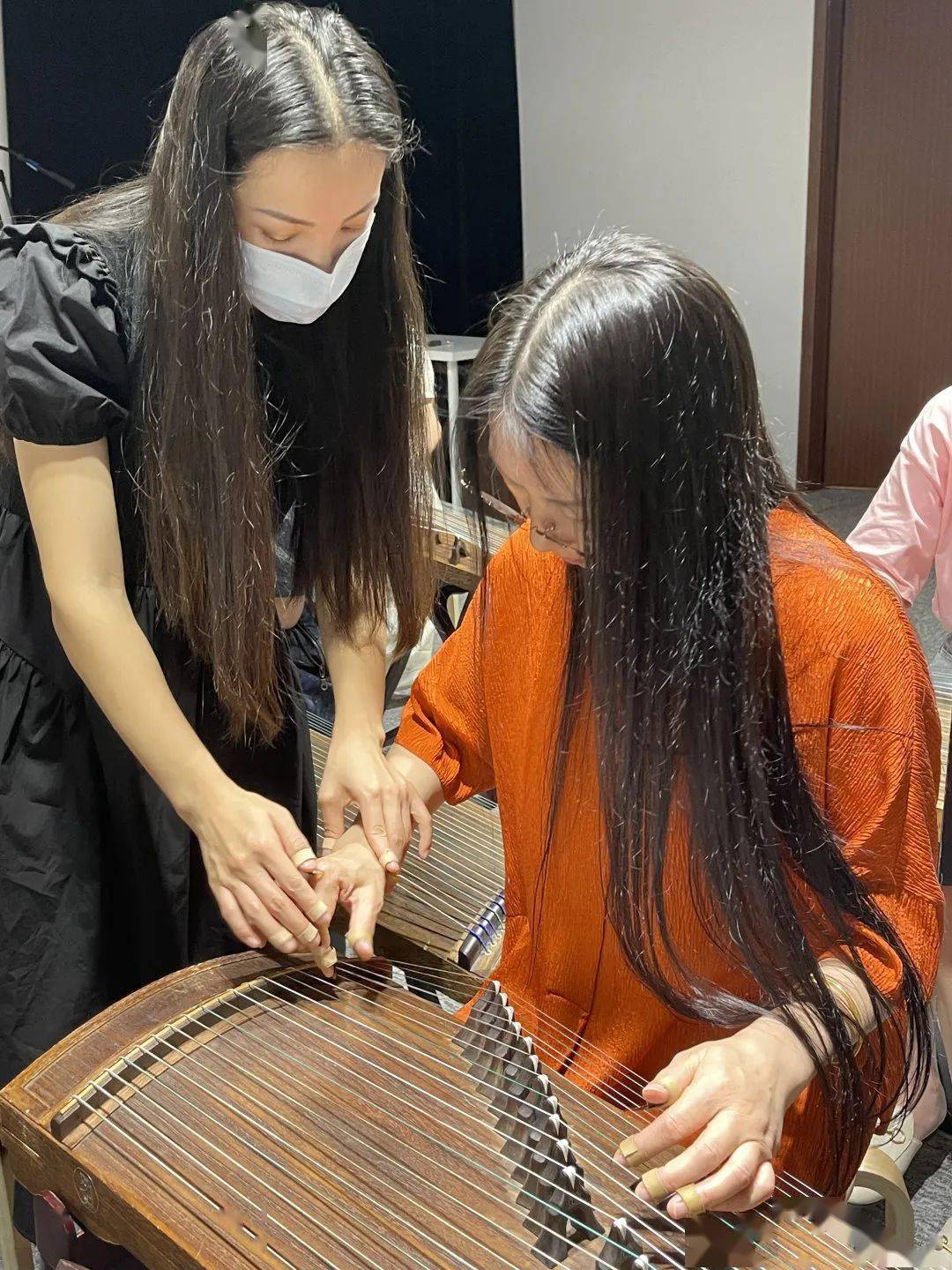 5结业证书结业证书颁发,师生集体合影留念,为本届全国古筝基础强化班