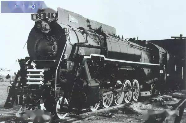 和平号3501蒸汽机车1957年,在胜利型蒸汽机车的基础上,大连厂进行了