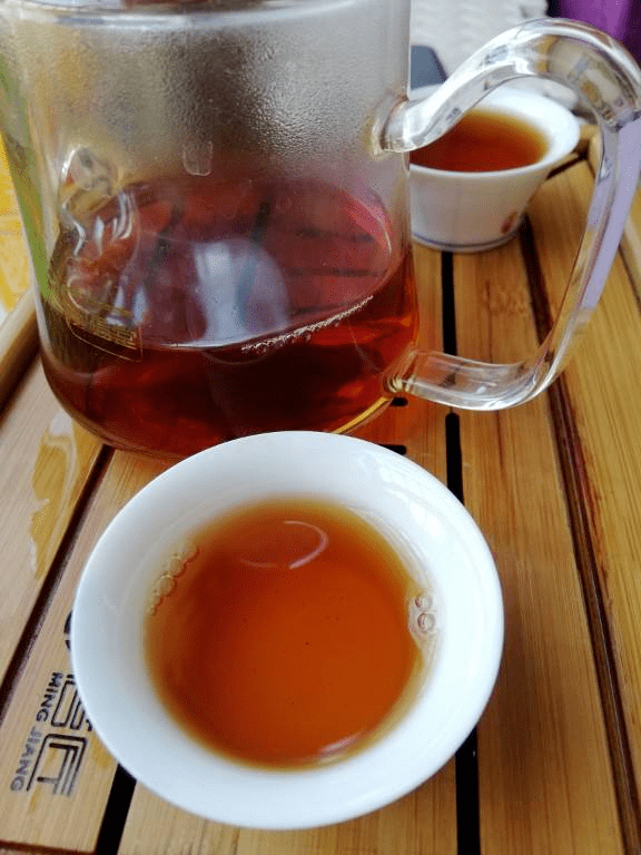 夏天天气热,不如在家喝点茶,解渴还消暑_普洱
