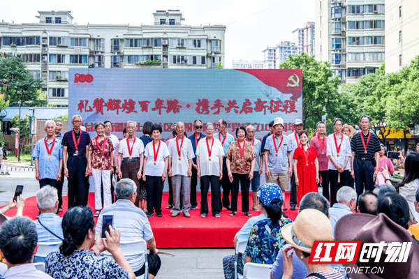 这场庆祝建党100周年文艺汇演"仪式感"满满