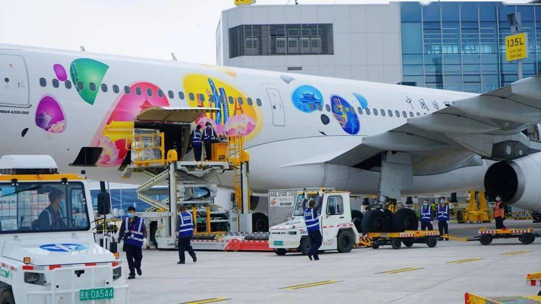 东航波音777-300ER,波音777-300er东航 东航波音777-300er"进博号"飞机