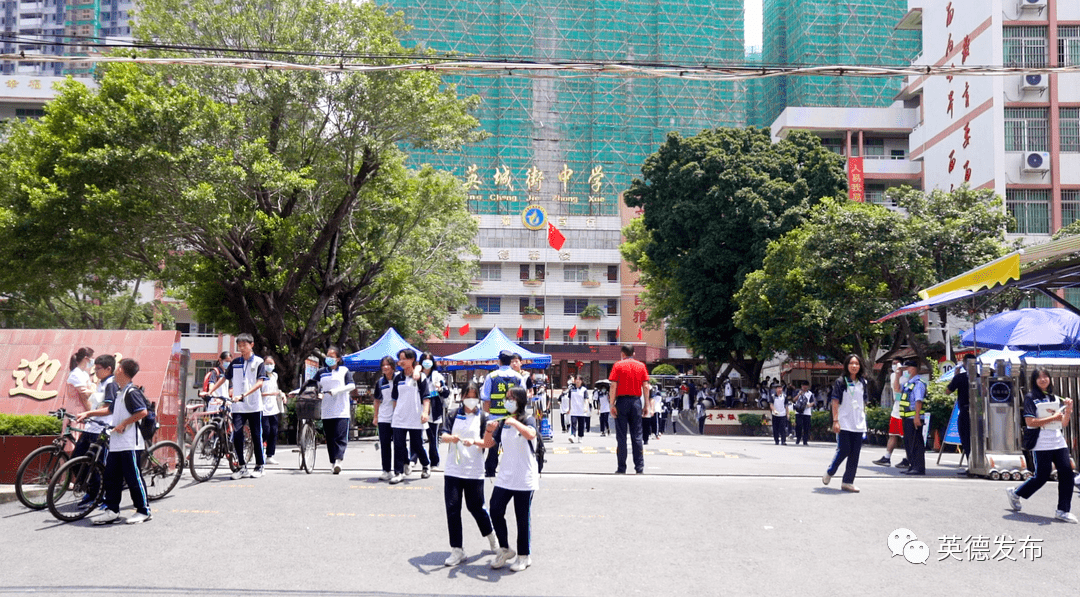 英德中学附属实验学校 考生正在备考室复习 英德市英城街中学 全市各