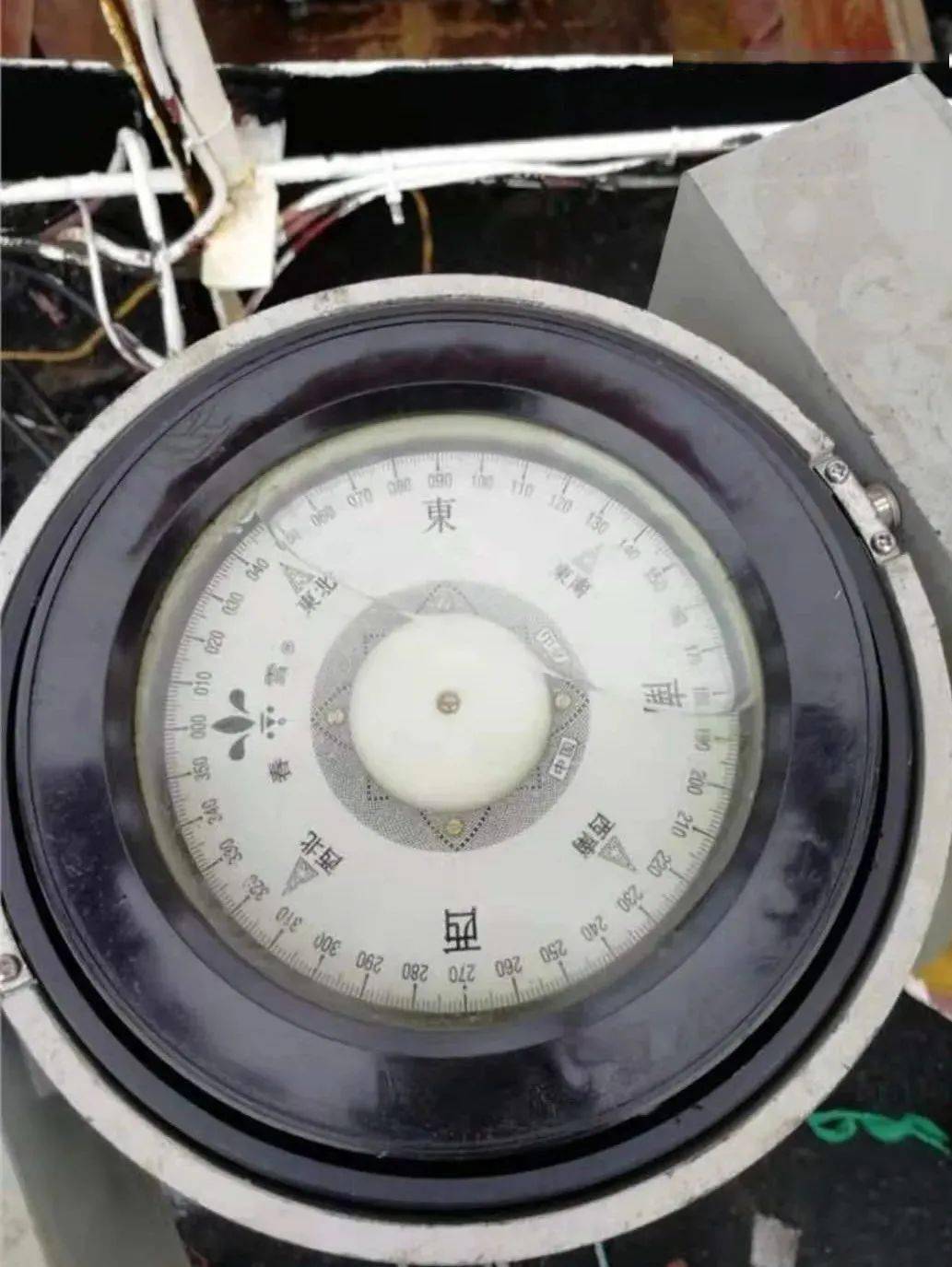 5,没有磁罗经自差表/磁罗经自差校正表过期/自差表为旧版左表为旧版