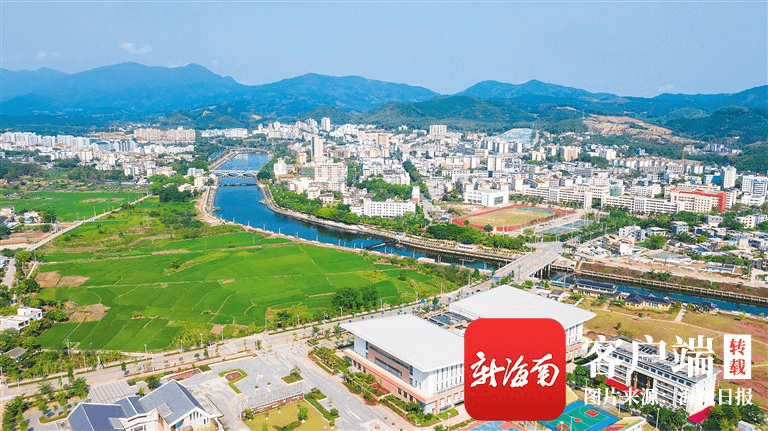 2021年,俯瞰白沙县城南叉河两岸风光.海南日报记者李天平摄