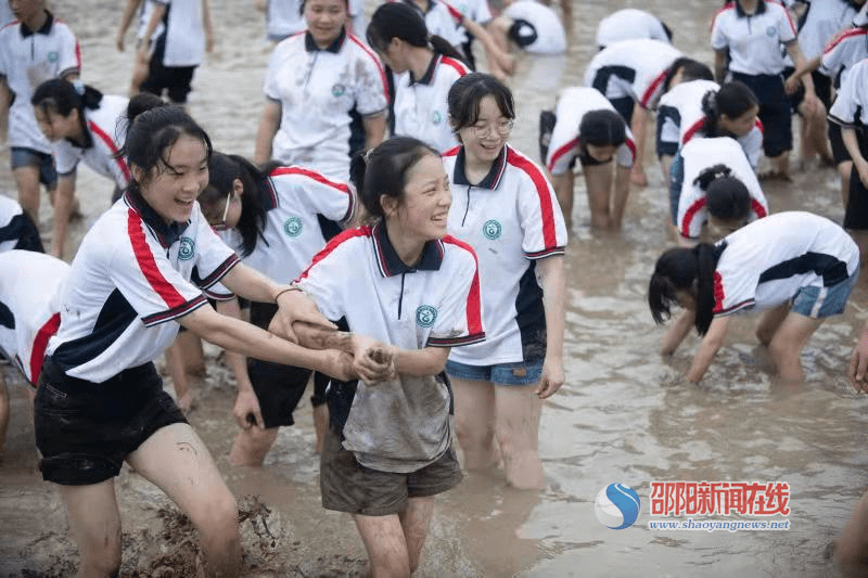 邵阳市第六中学走进白水洞研学小镇开展2021年劳动美主题教育实践活动