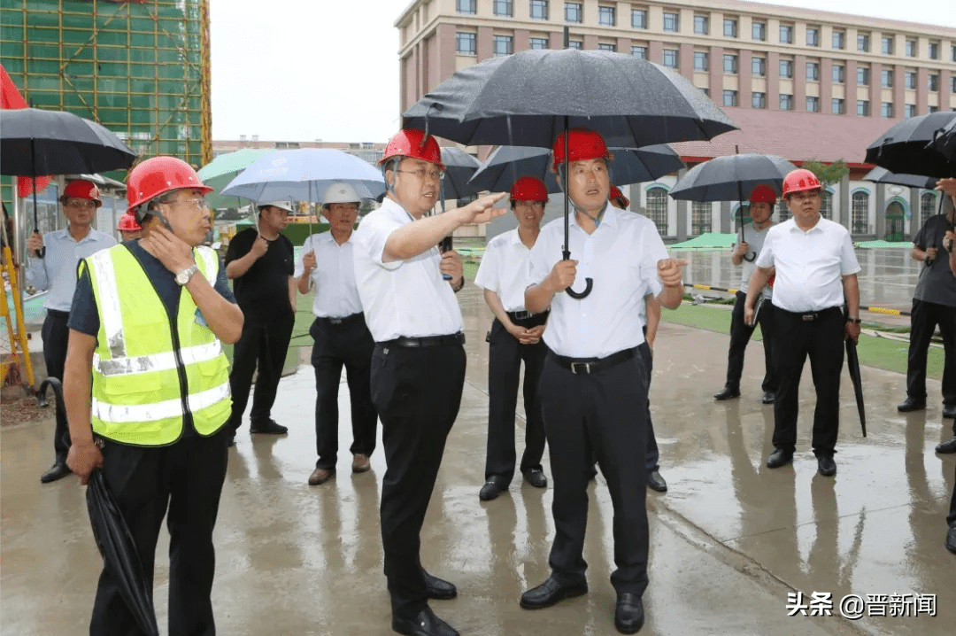 办书记霍秉明,教育局局长魏立山,财政局局长周庆山,住建局局长刘晓东