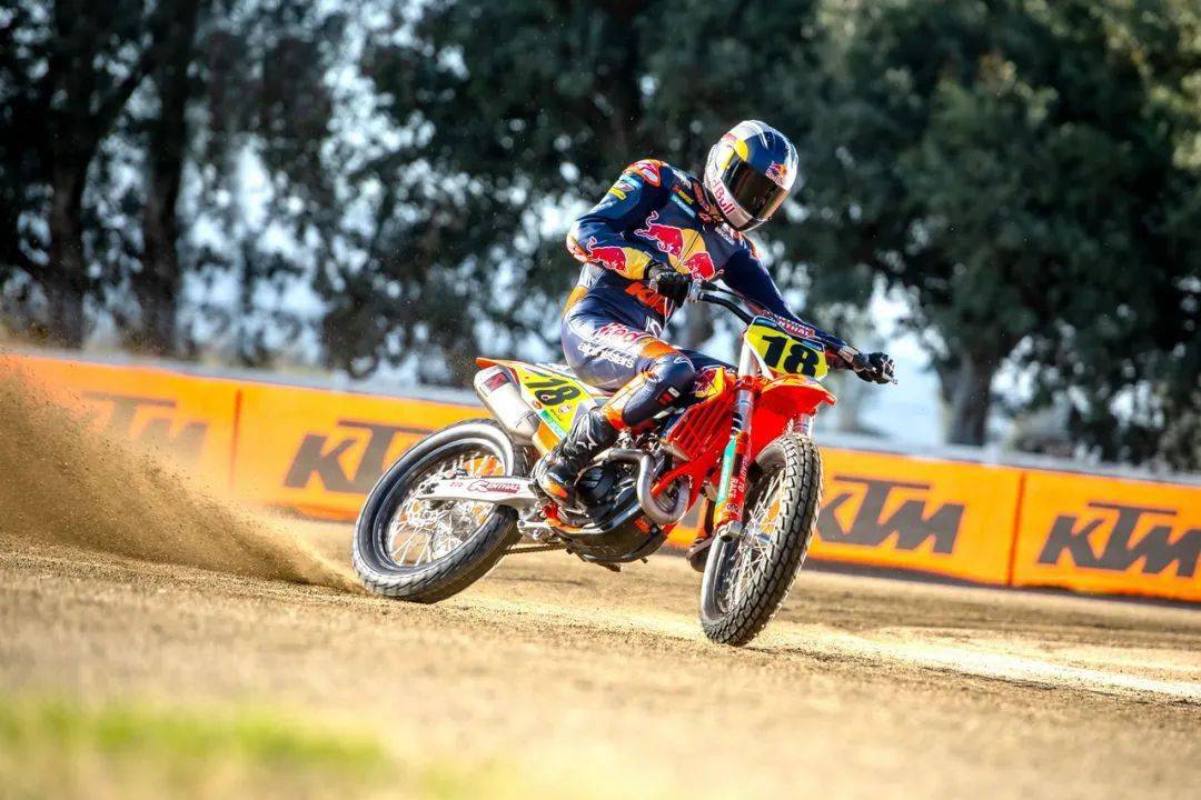 编译:ktm 为何参与 aft 平地泥泞越野赛