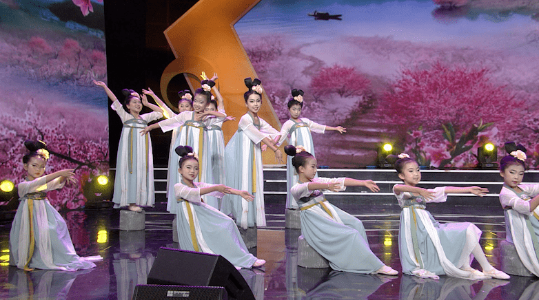 "飘扬的红领巾"艺术展演 | 陕西省小天鹅艺术团2018级